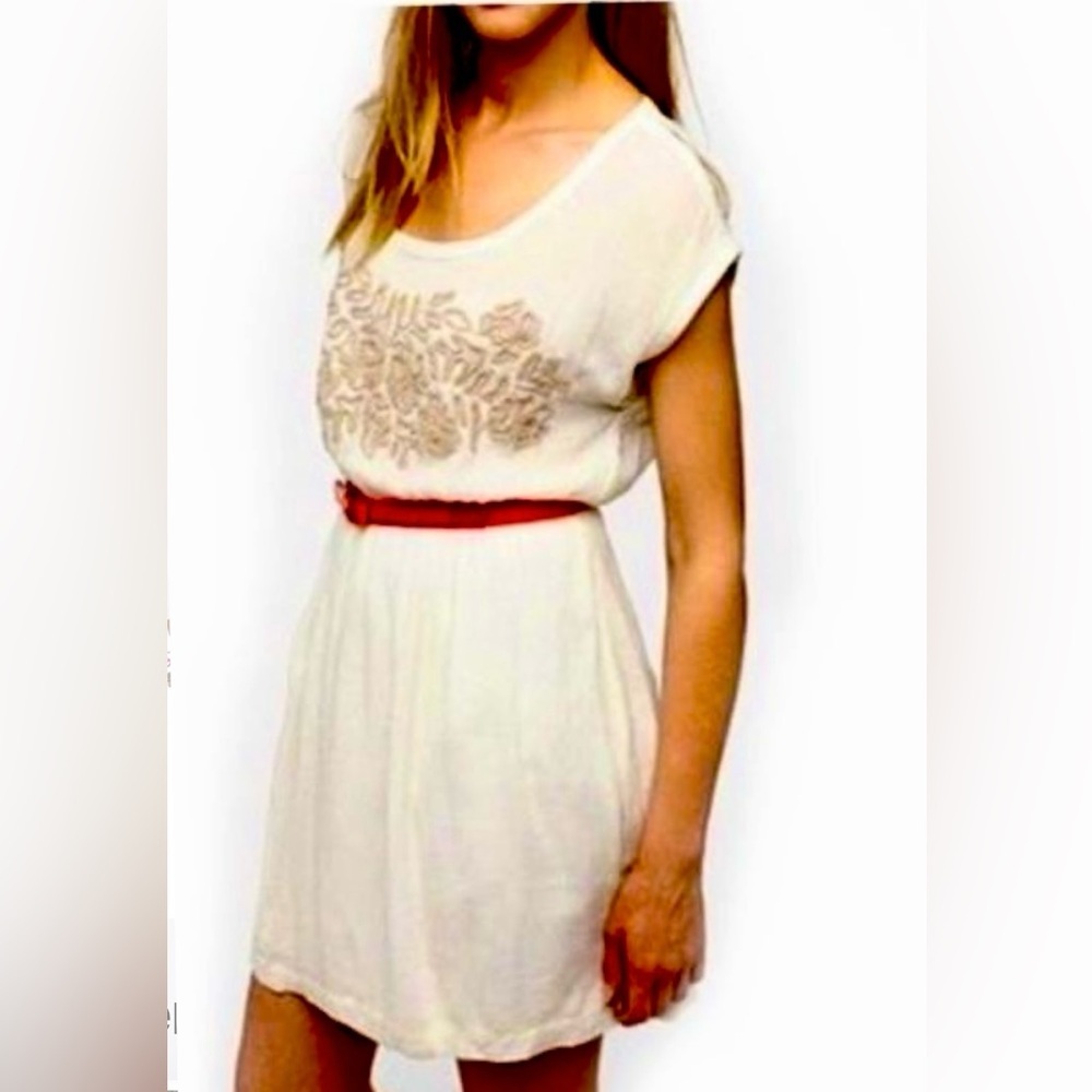 Kimchi Blue Cream Sleeveless Cold Shoulder Beaded Elatic Waist Dress Size‎ M